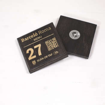 QR Easy75 | Espositore da tavolo in legno con QR, NFC, numero tavolo e logo